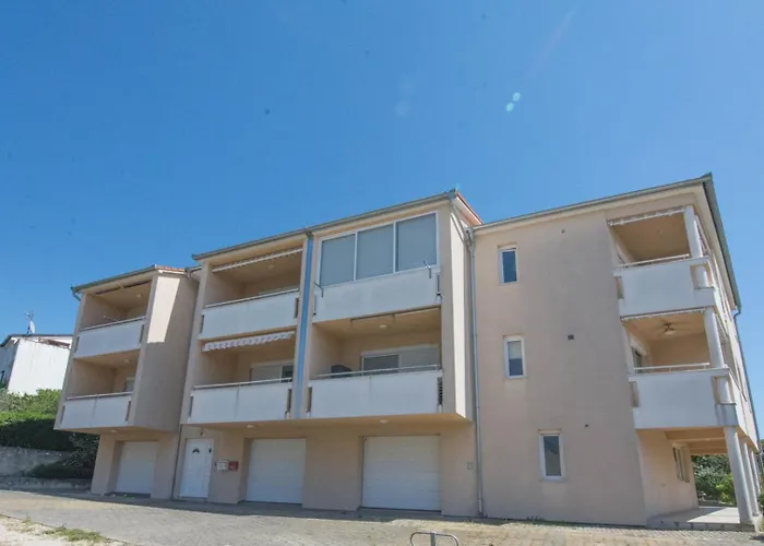 Ina * Биоград-на-Мору