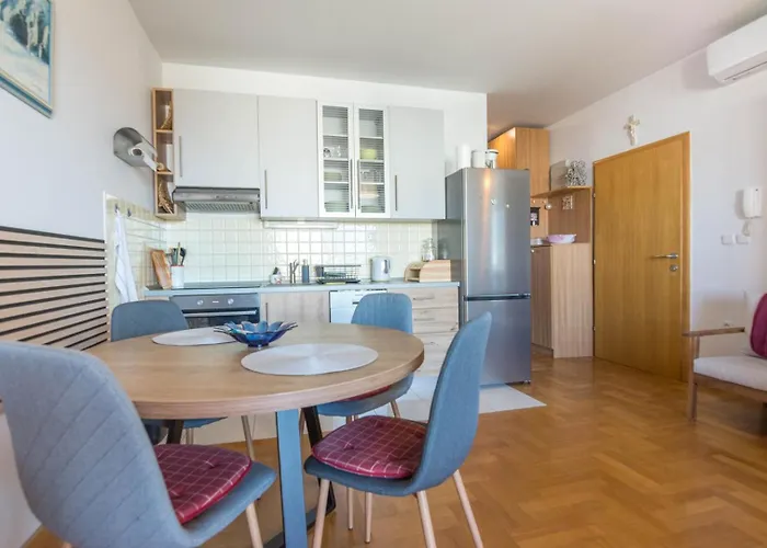 Апартаменты Ina Биоград-на-Мору