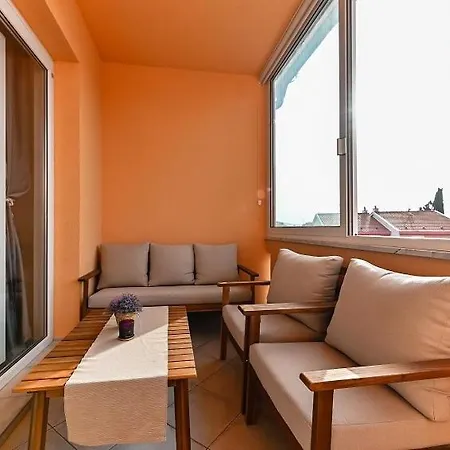 Apartamento Ina *