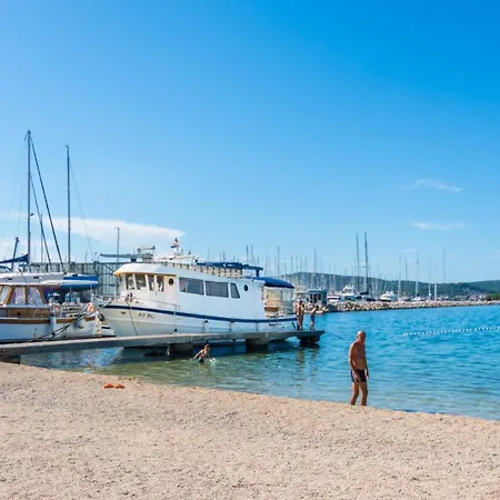 Ina * Biograd Na Moru