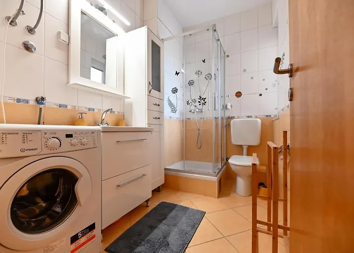 Ina Apartman *