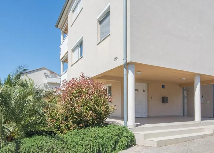 Ina Apartman