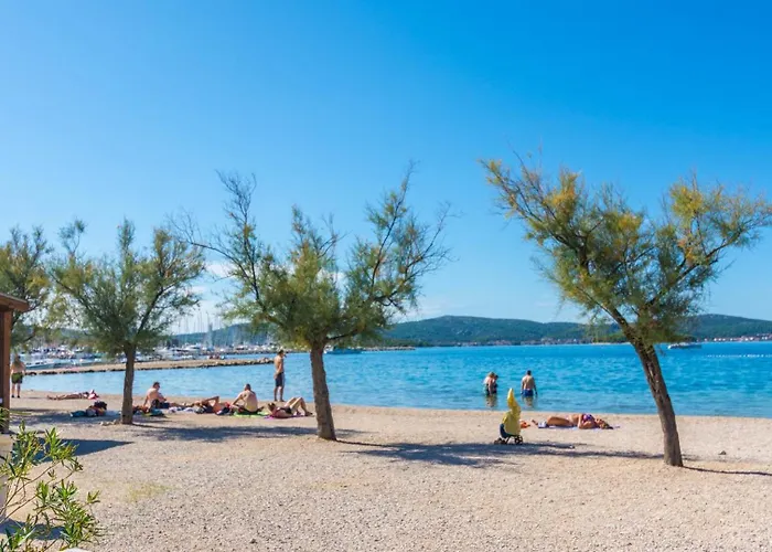 Ina * Biograd Na Moru